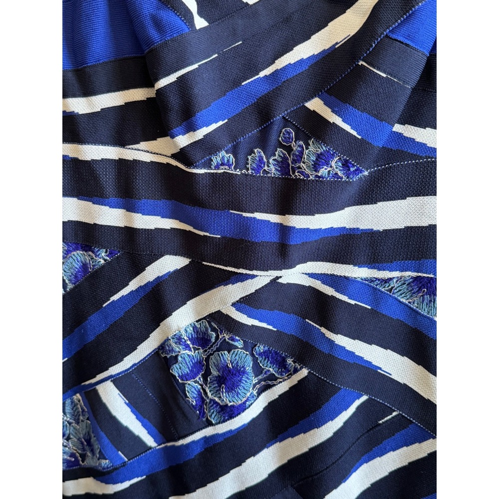 SHO by Tadashi Shoji Taura Dress Blue White Bandage Floral Cocktail Size Large - Picture 9 of 9